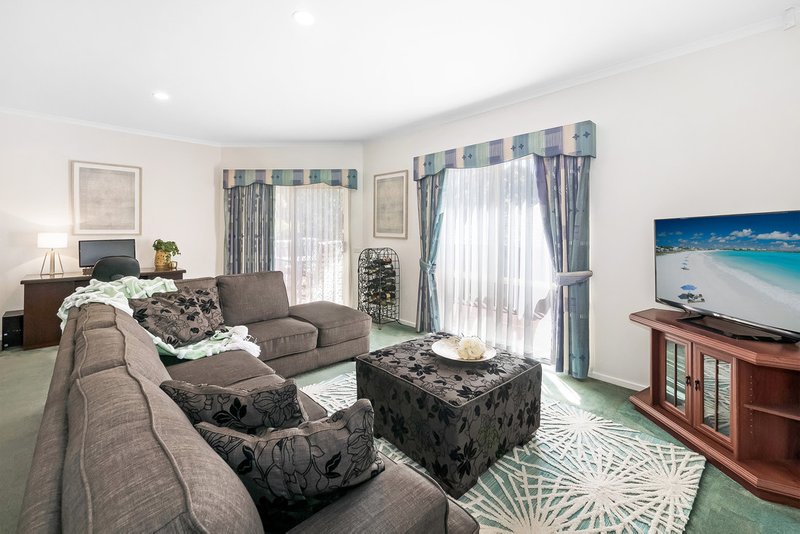 Photo - 5 Desmond Court, Carrum Downs VIC 3201 - Image 3