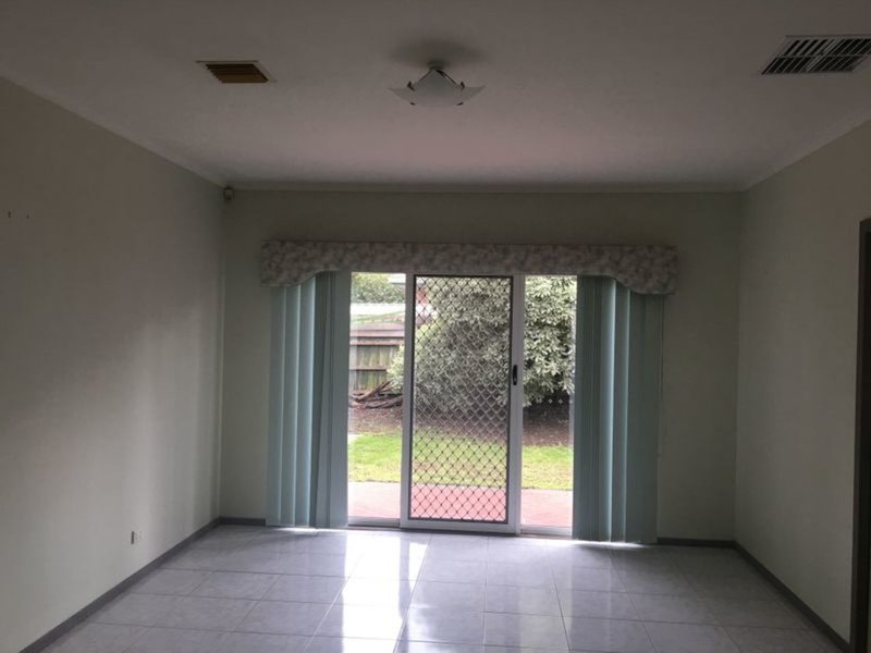 Photo - 5 Diamond Court, Hillside VIC 3037 - Image 5