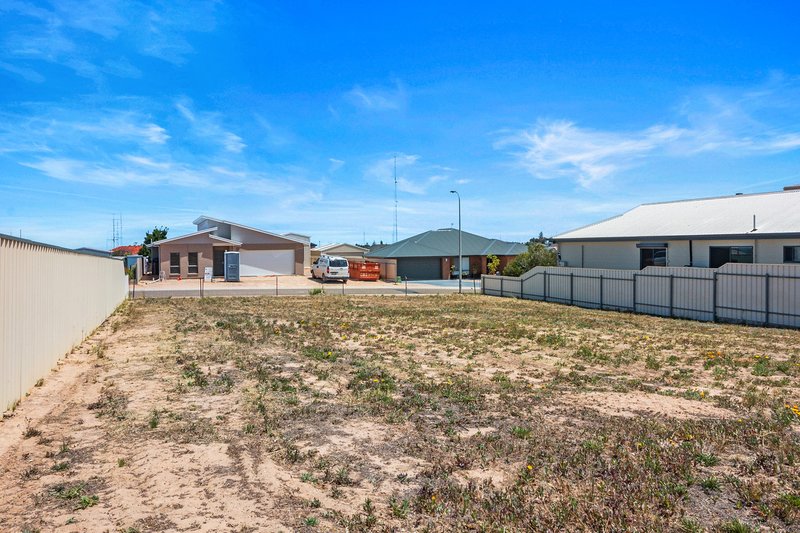 Photo - 5 Dimond Road, Moonta Bay SA 5558 - Image 11