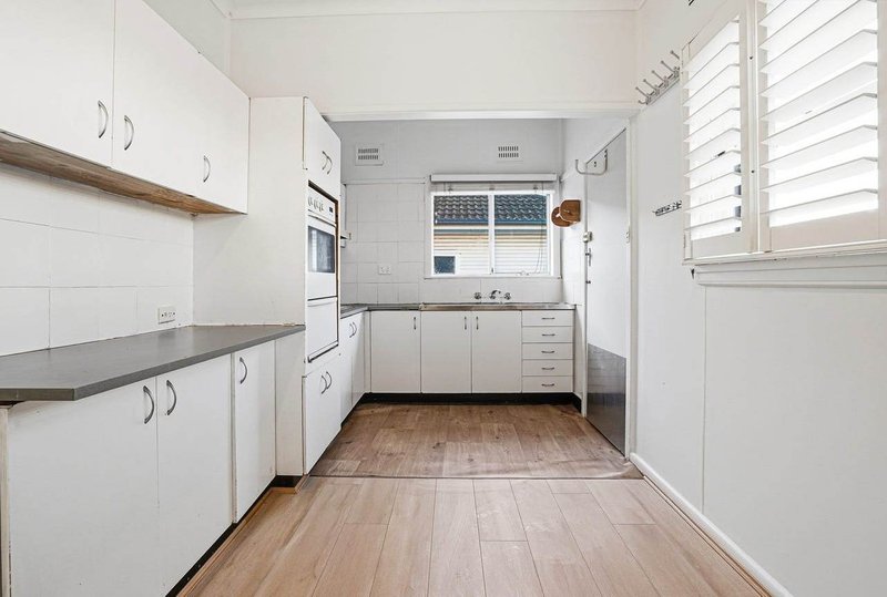 Photo - 5 Dina Beth Avenue, Blacktown NSW 2148 - Image 3