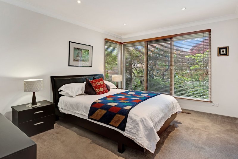 Photo - 5 Dion Road, Glen Waverley VIC 3150 - Image 11