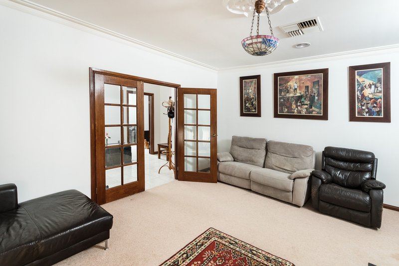 Photo - 5 Doller Court, Tatura VIC 3616 - Image 2