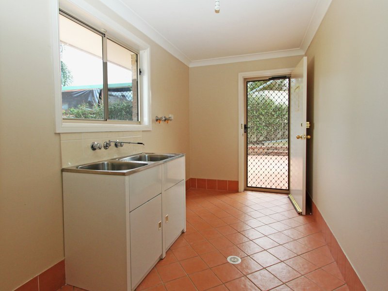 Photo - 5 Dorrington Place, Glenmore Park NSW 2745 - Image 9