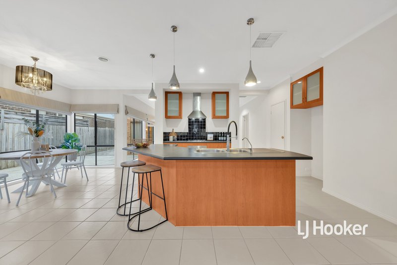 Photo - 5 Dorrington Street, Point Cook VIC 3030 - Image 6