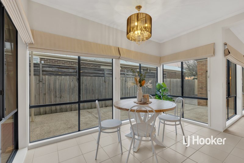 Photo - 5 Dorrington Street, Point Cook VIC 3030 - Image 8