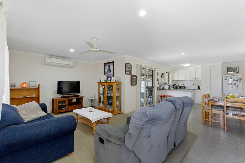 Photo - 5 Dory Drive, Point Vernon QLD 4655 - Image 3