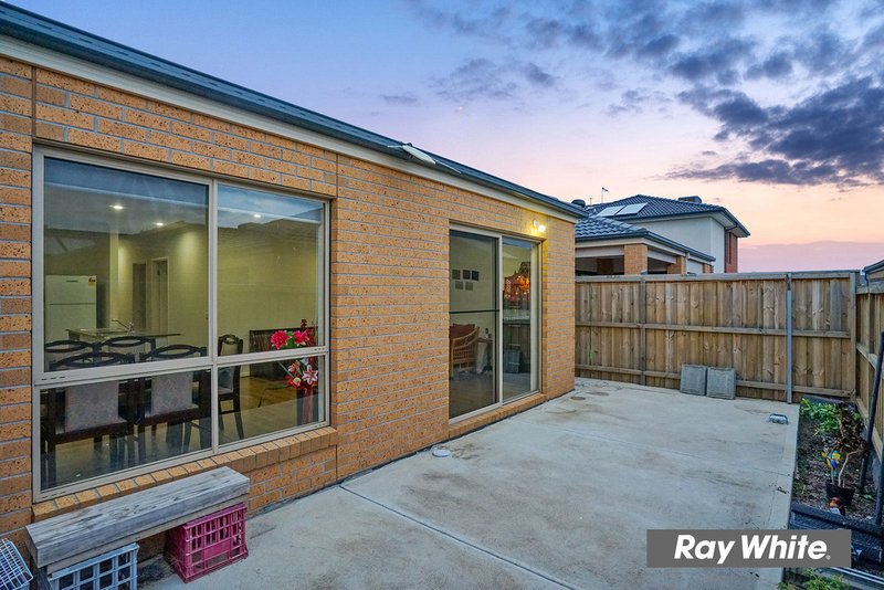 Photo - 5 Dover St , Truganina VIC 3029 - Image 15