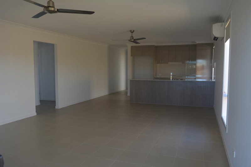 Photo - 5 Downs Street, Glenvale QLD 4350 - Image 2