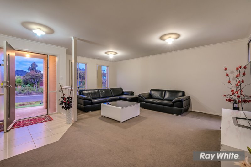 Photo - 5 Dragonfly Court, Tarneit VIC 3029 - Image 3