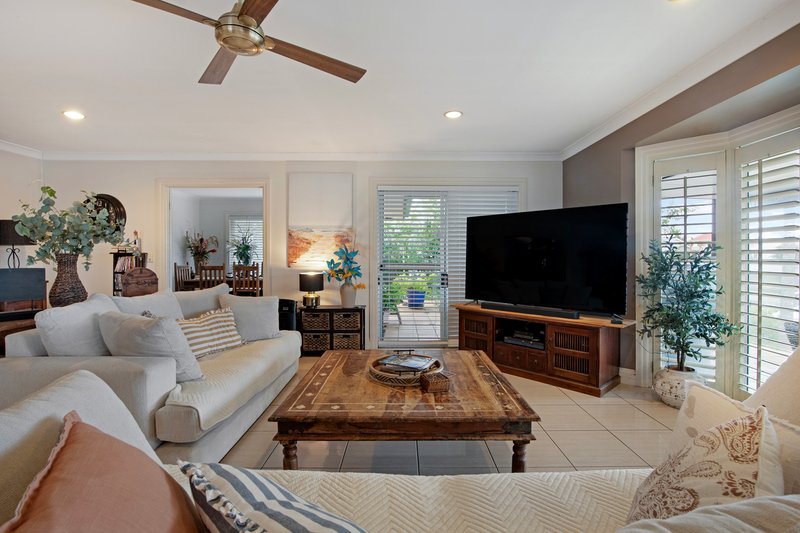 Photo - 5 Drayton Terrace, Mermaid Waters QLD 4218 - Image 5