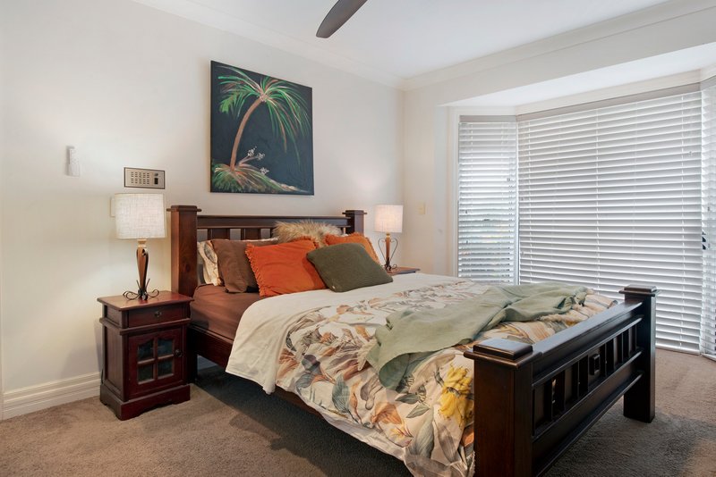 Photo - 5 Drayton Terrace, Mermaid Waters QLD 4218 - Image 11