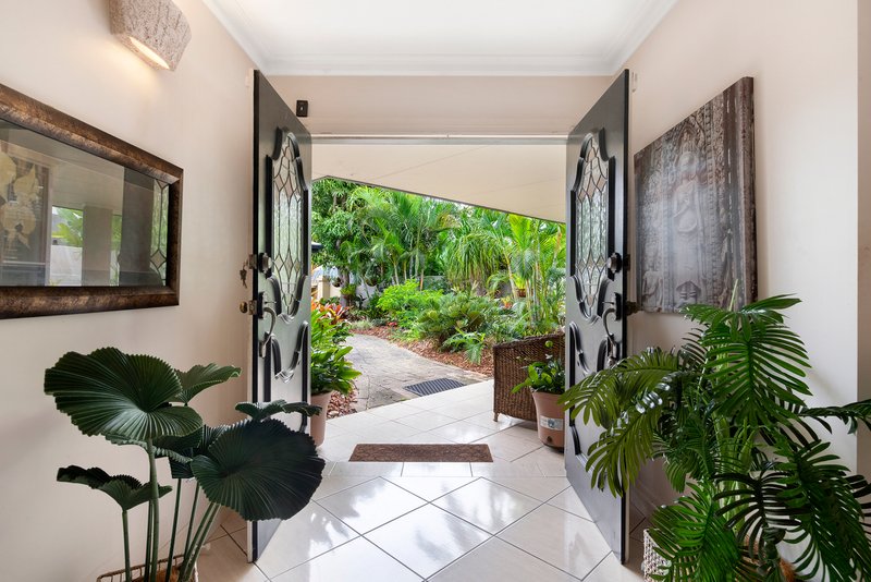 Photo - 5 Drayton Terrace, Mermaid Waters QLD 4218 - Image 16