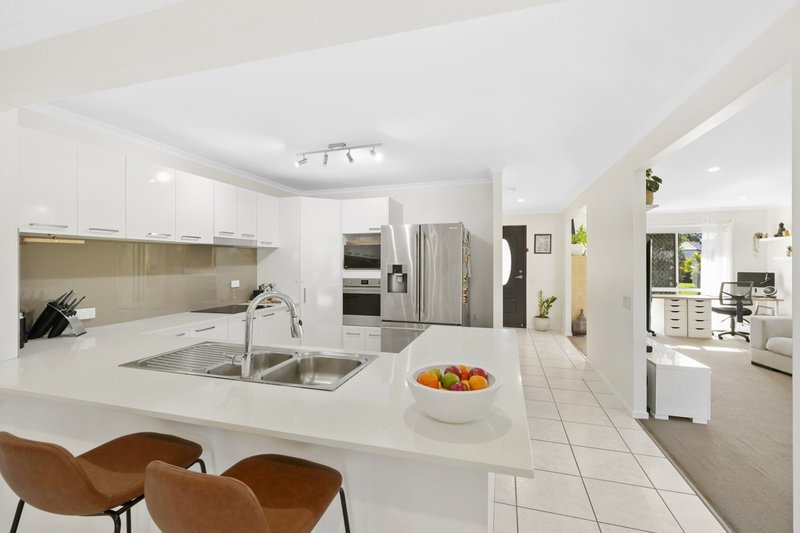 Photo - 5 Drift Away Court, Robina QLD 4226 - Image 6