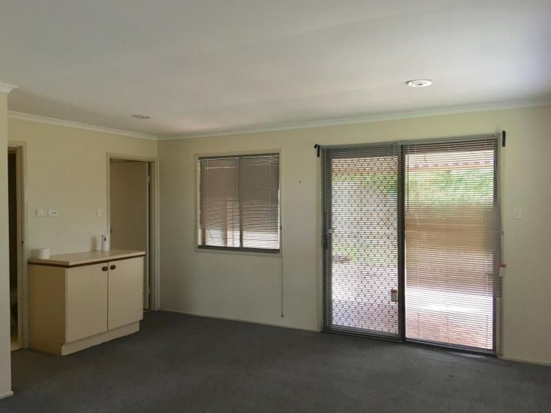 Photo - 5 Dryandra Drive, Eagleby QLD 4207 - Image 17