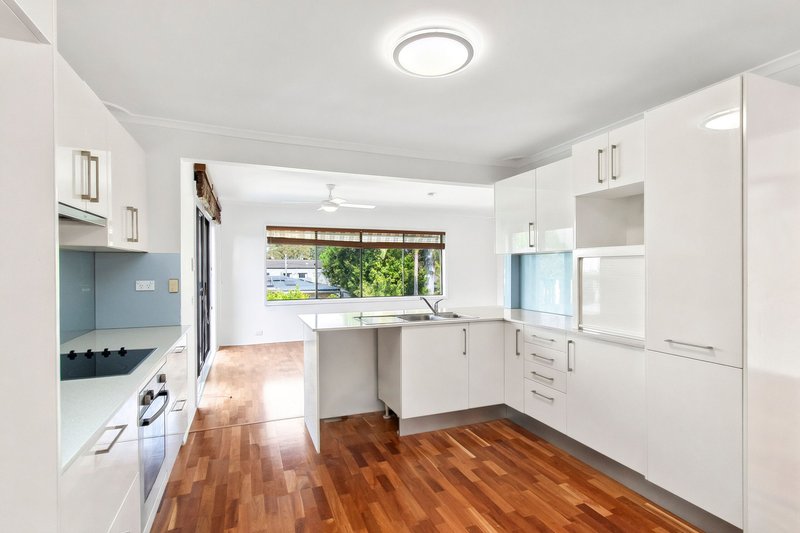 Photo - 5 Dublin Avenue, Killarney Heights NSW 2087 - Image 2