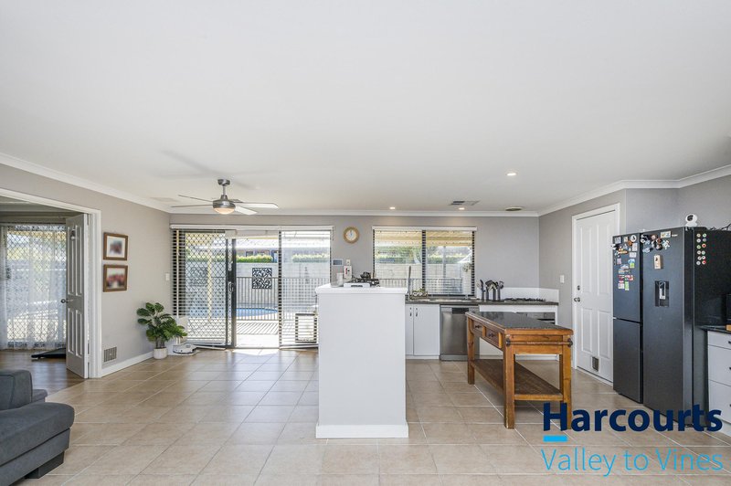 Photo - 5 Ducane Way, Ellenbrook WA 6069 - Image 17