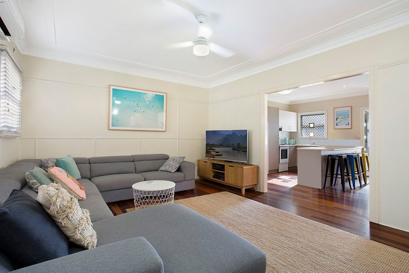 Photo - 5 Dudley Street, Mermaid Beach QLD 4218 - Image 3