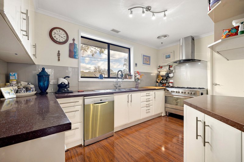 Photo - 5 Duffus Place, Wanniassa ACT 2903 - Image 6