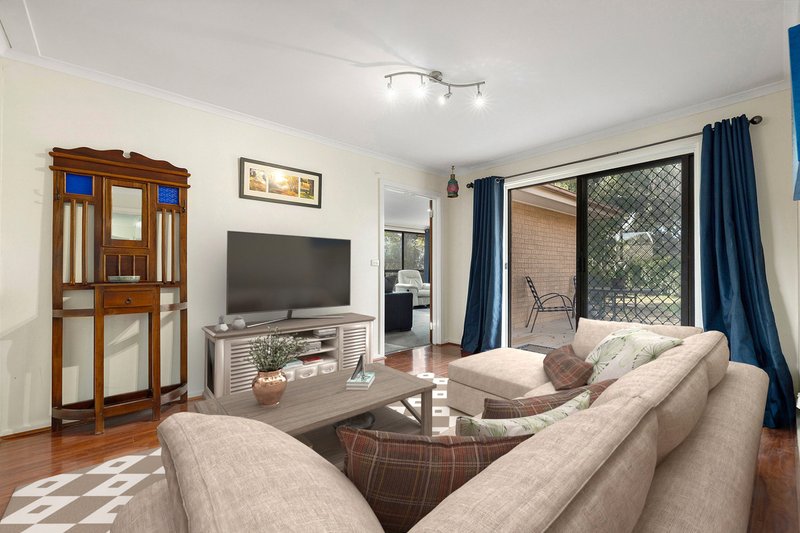 Photo - 5 Duffus Place, Wanniassa ACT 2903 - Image 8