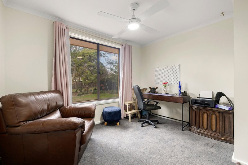 Photo - 5 Duffus Place, Wanniassa ACT 2903 - Image 13