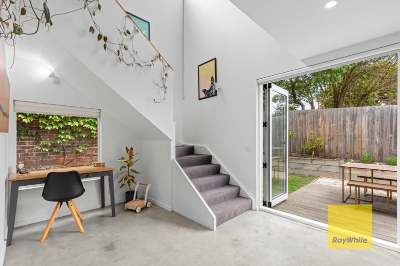 5 Dundee Place, Newtown VIC 3220