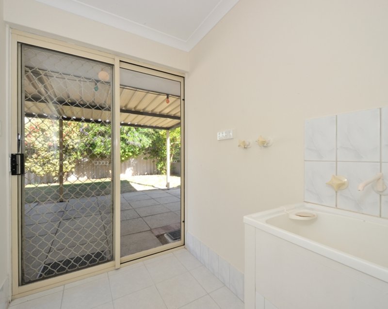 Photo - 5 Dunlowe Loop, Warnbro WA 6169 - Image 14