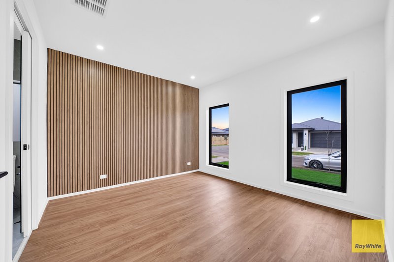 Photo - 5 Dunphy Street, Tarneit VIC 3029 - Image 4
