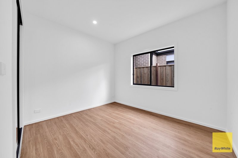Photo - 5 Dunphy Street, Tarneit VIC 3029 - Image 10