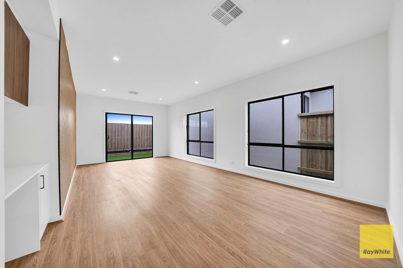 Photo - 5 Dunphy Street, Tarneit VIC 3029 - Image 16