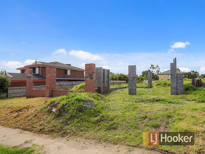 Photo - 5 Dyson Drive, Lynbrook VIC 3975 - Image 2