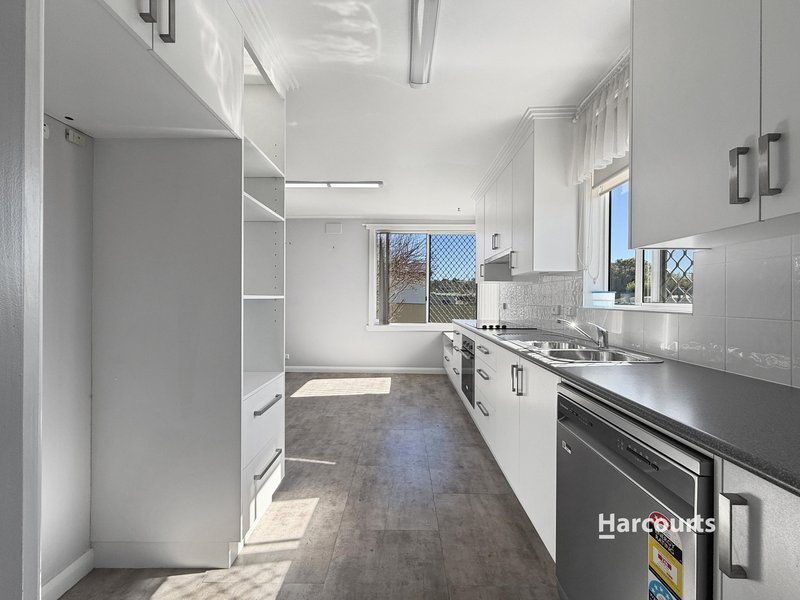 Photo - 5 Eagling Place, Devonport TAS 7310 - Image 3