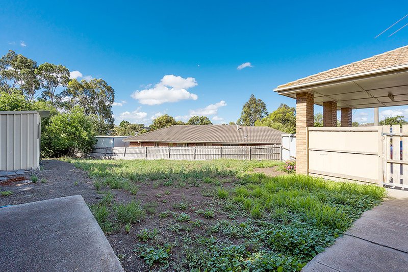 Photo - 5 Ealing Close, Craigieburn VIC 3064 - Image 6