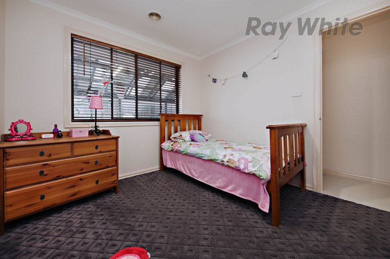 Photo - 5 East Cornhill Drive, Point Cook VIC 3030 - Image 11