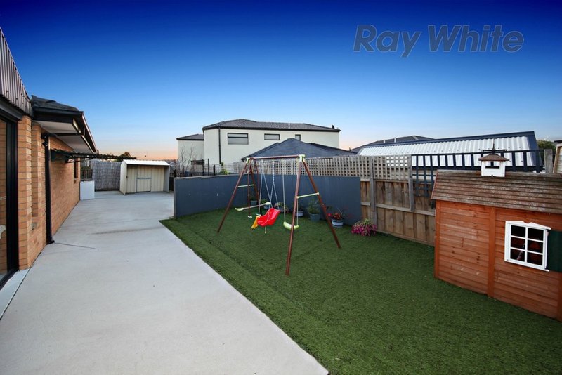 Photo - 5 East Cornhill Drive, Point Cook VIC 3030 - Image 16