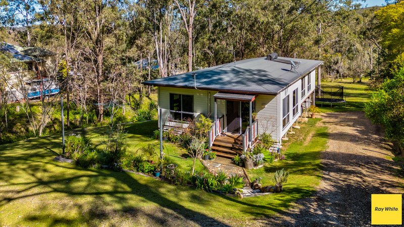 Photo - 5 East Street, Esk QLD 4312 - Image 4