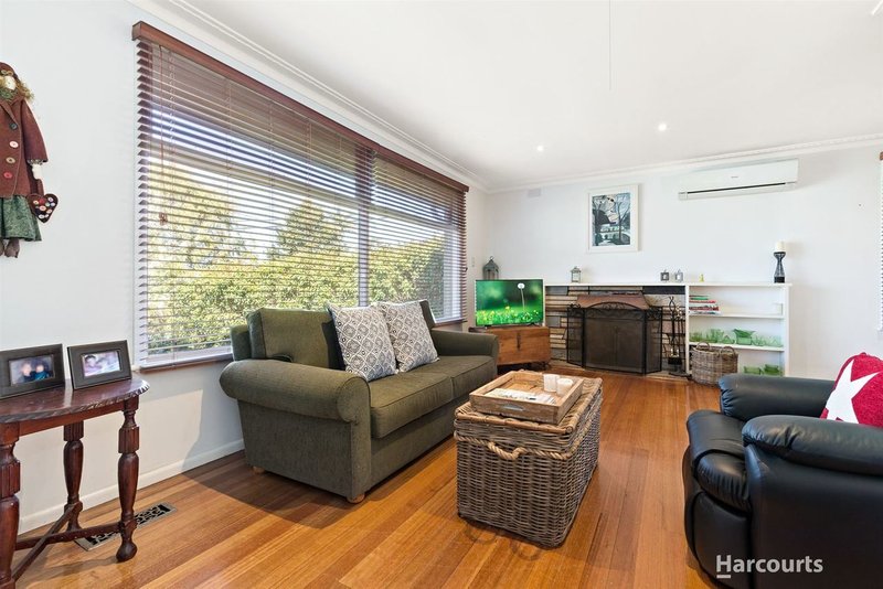 Photo - 5 Eastbourne Court, Glen Waverley VIC 3150 - Image 7