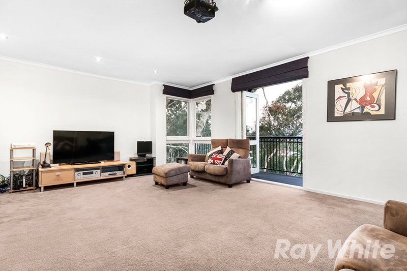 Photo - 5 Eaton Place, Wheelers Hill VIC 3150 - Image 7