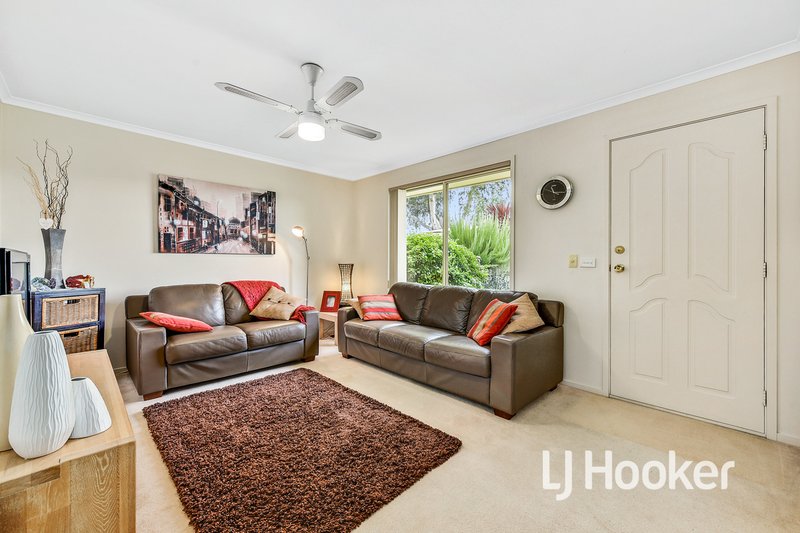 Photo - 5 Eclipse Court, Hampton Park VIC 3976 - Image 2