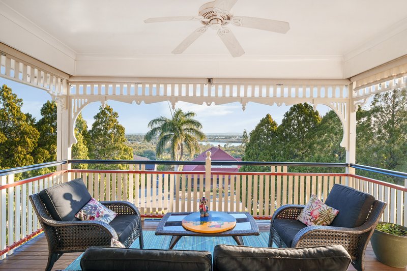 Photo - 5 Edgewater Court, Murrumba Downs QLD 4503 - Image 2