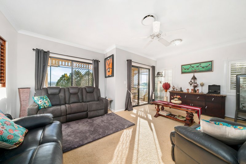 Photo - 5 Edgewater Court, Murrumba Downs QLD 4503 - Image 13