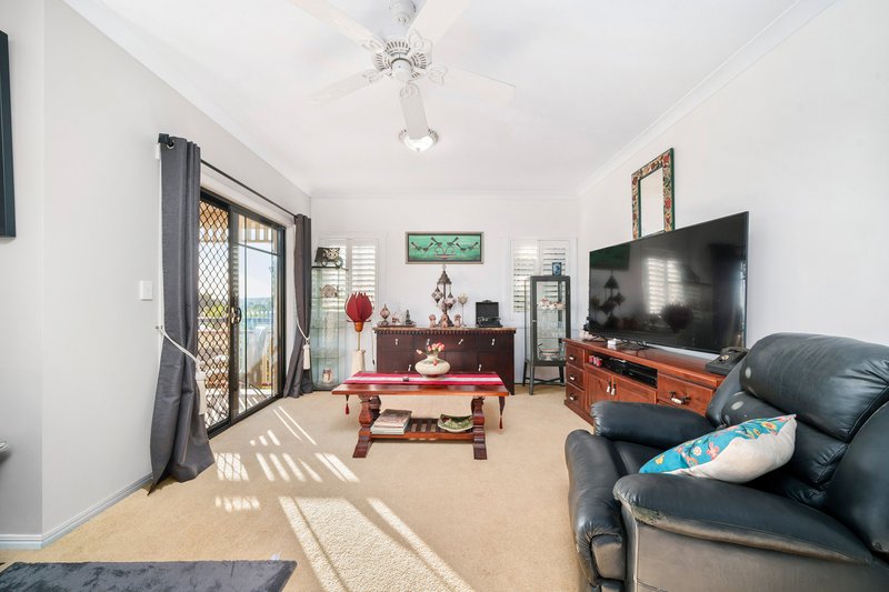 Photo - 5 Edgewater Court, Murrumba Downs QLD 4503 - Image 14