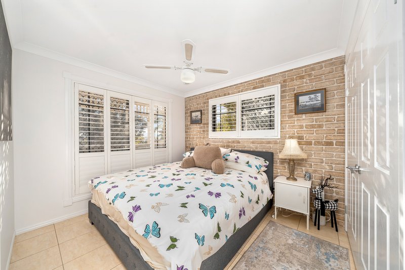 Photo - 5 Edgewater Court, Murrumba Downs QLD 4503 - Image 17