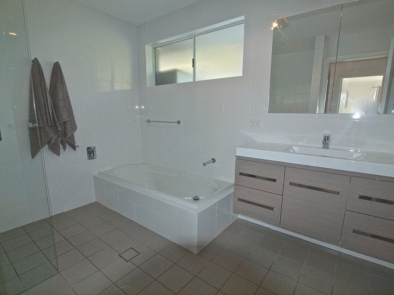 Photo - 5 Egmont Place, Vincentia NSW 2540 - Image 11