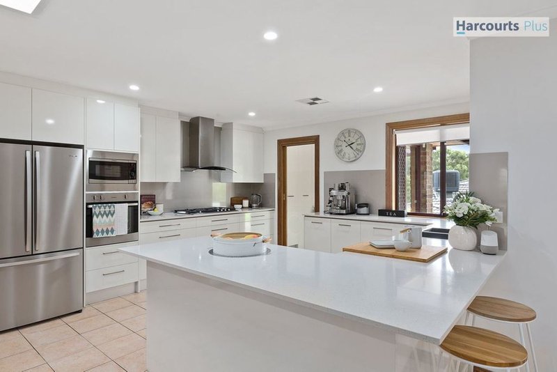 Photo - 5 Egret Court, Hallett Cove SA 5158 - Image 5