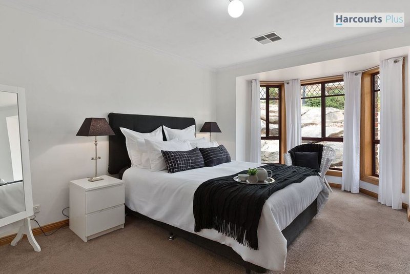 Photo - 5 Egret Court, Hallett Cove SA 5158 - Image 13