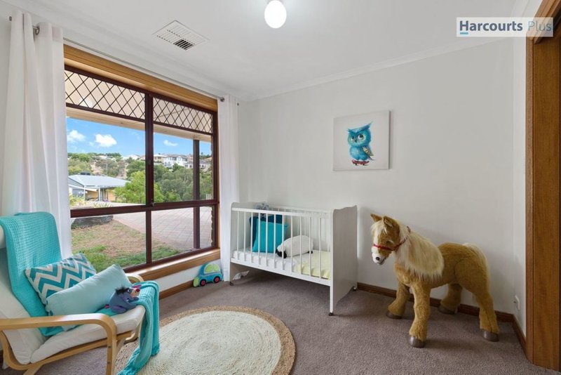 Photo - 5 Egret Court, Hallett Cove SA 5158 - Image 15