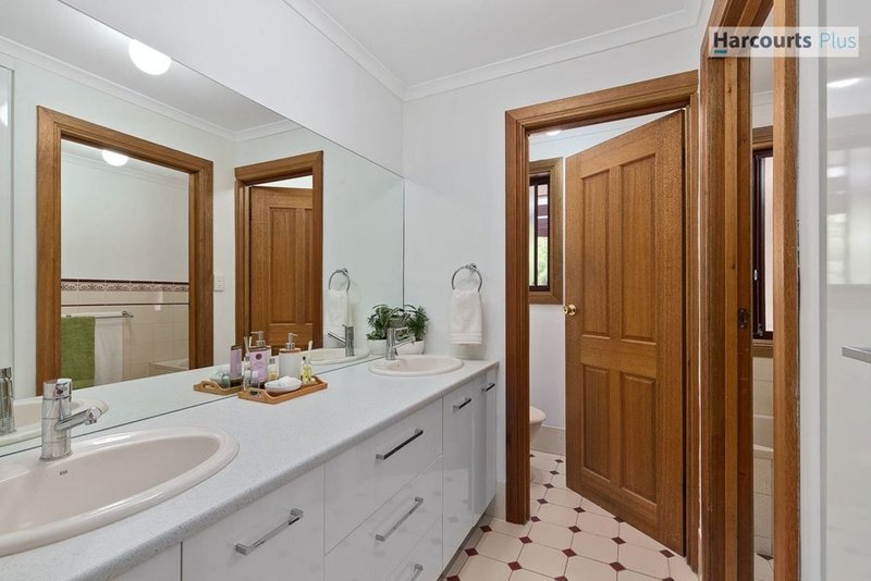 Photo - 5 Egret Court, Hallett Cove SA 5158 - Image 17