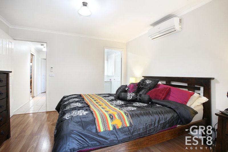 Photo - 5 Elda Court, Cranbourne North VIC 3977 - Image 8