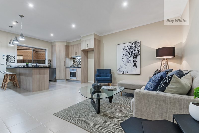 Photo - 5 Elland Court, Craigieburn VIC 3064 - Image 10