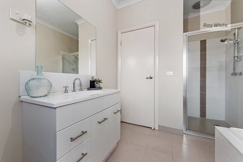 Photo - 5 Elland Court, Craigieburn VIC 3064 - Image 17